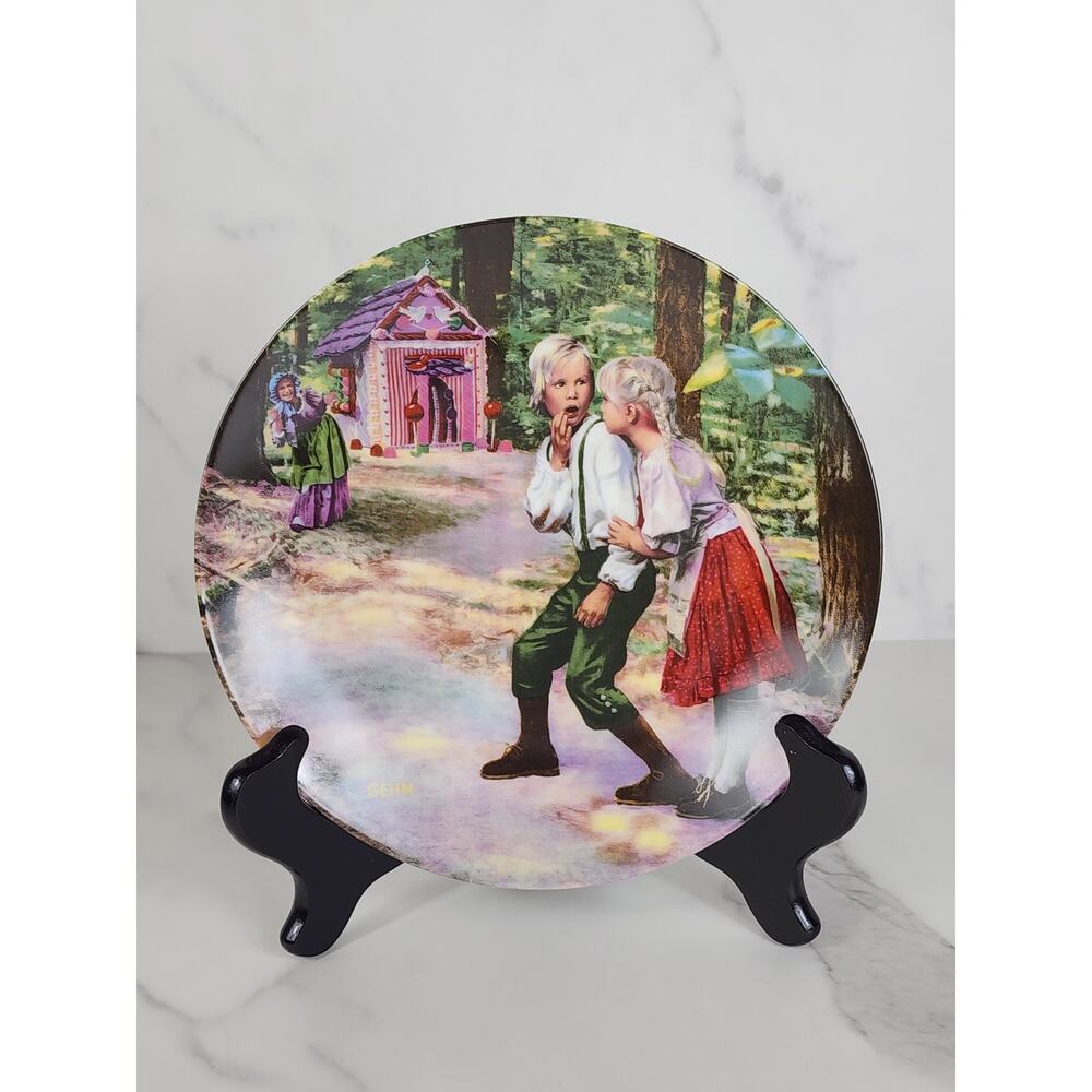 Grimm's Fairy Tales Hansel & Gretel Year 1982 Porcelain 7 3/4" Plate Wall Decor